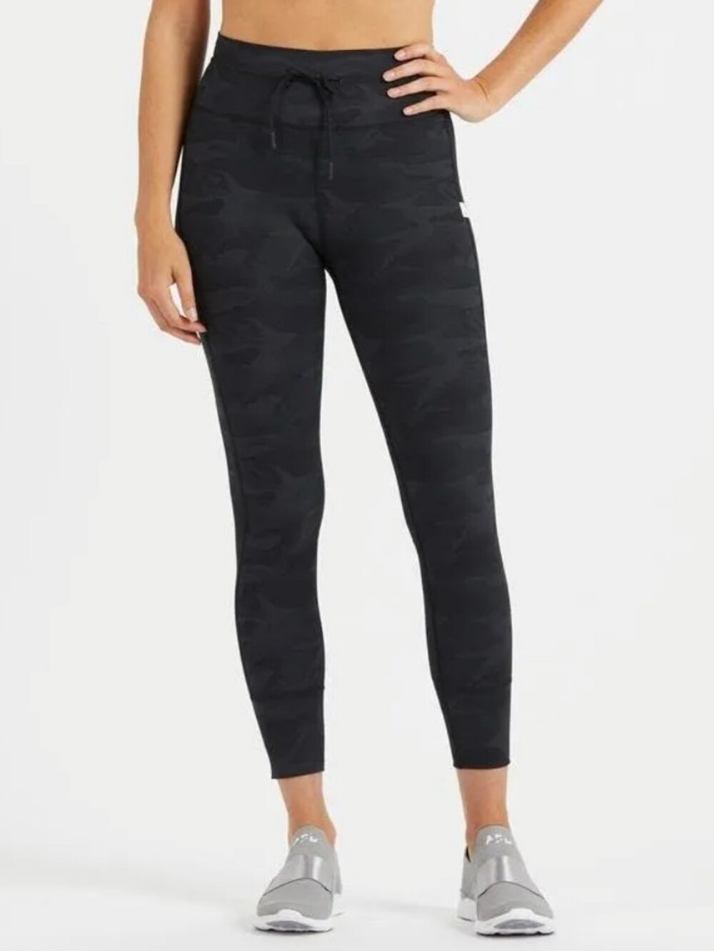 Vuori Daily Form Legging In Black Camo Size Small